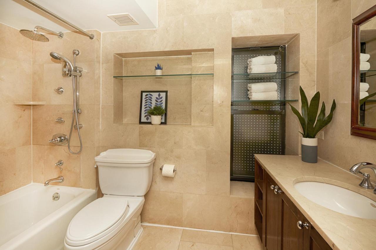 Manhattan Marvel Luxury Living In A Townhome Oasis I The Atrium I *